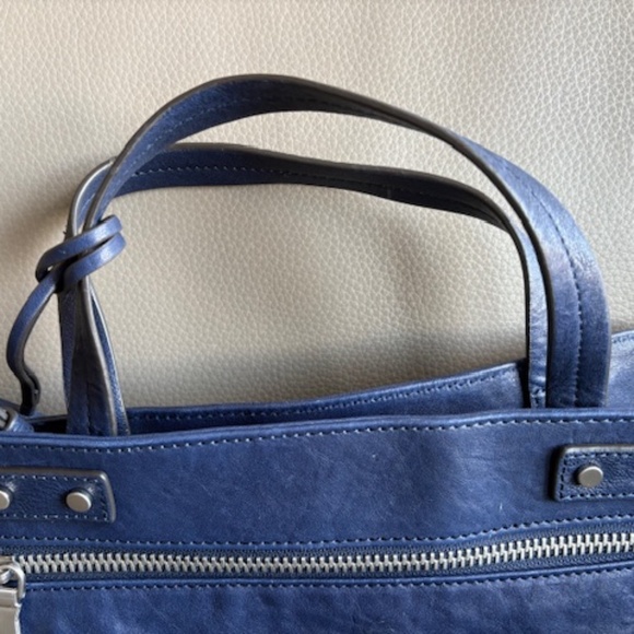 AIMEE KESTENBERG leather satchel purse navy blue medium sz like new - Picture 12 of 16